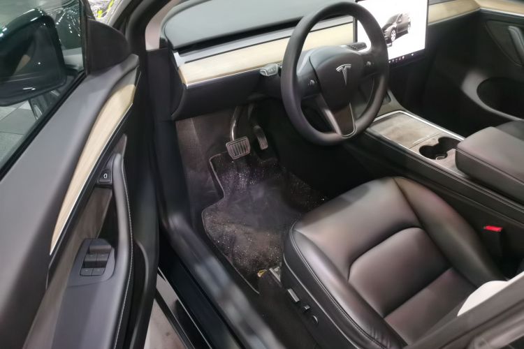 特斯拉 Model Y 2022款 后轮驱动版中控内饰7003