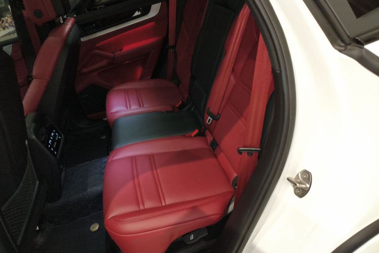 保时捷 2024款 Cayenne 3.0T中控内饰7004