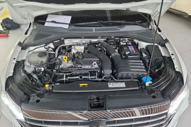 大众 朗逸 2023款 300TSI DSG满逸版机舱底盘24