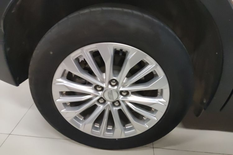 凯迪拉克XT4 2024款 25T 两驱风尚型车身外观6008