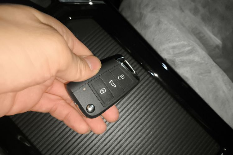 大众 帕萨特新能源 2025款 430PHEV 混动商务版中控内饰11