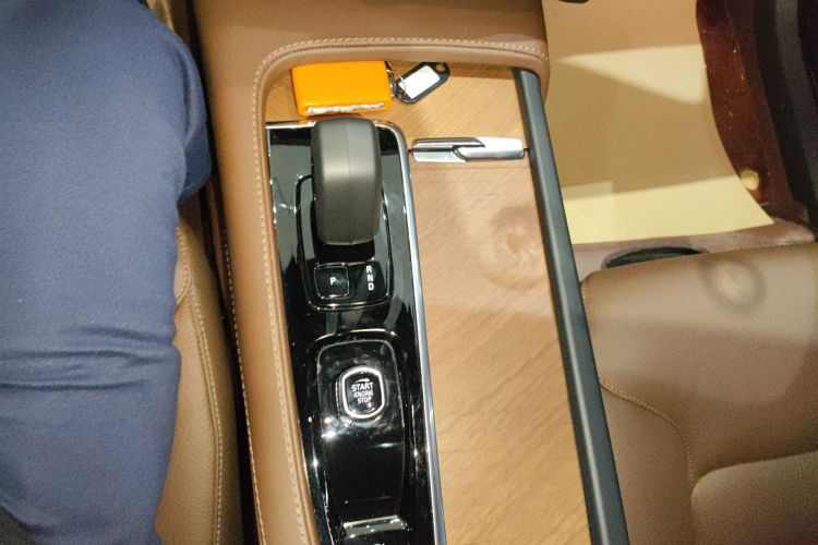 沃尔沃XC90 2024款 B5 智行豪华版 5座中控内饰18