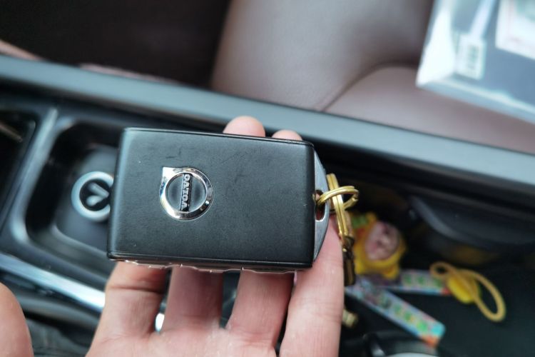 沃尔沃S90 2019款 T5 智远版中控内饰11