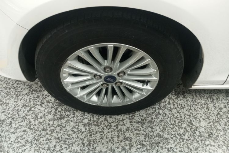 福特 福睿斯 2015款 1.5L 自动舒适型车身外观6007