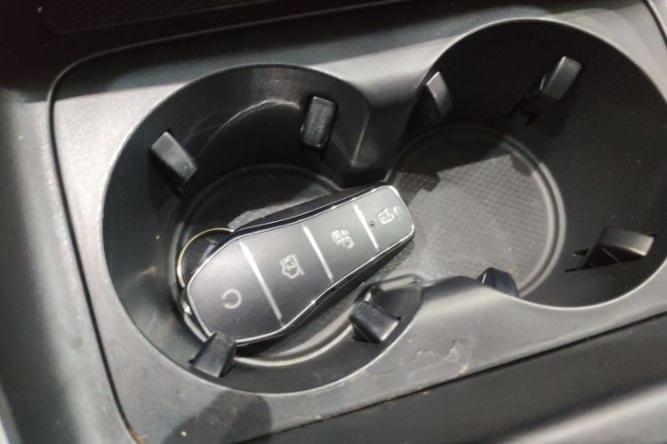 比亚迪 秦PLUS 2024款 荣耀版 DM-i 120KM领先型中控内饰11