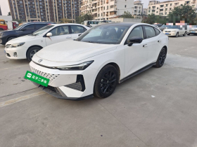 长安UNI-V 2024款 1.5T 尊贵型