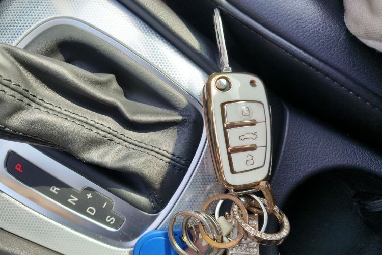 奥迪Q3 2016款 30 TFSI 风尚型中控内饰7001