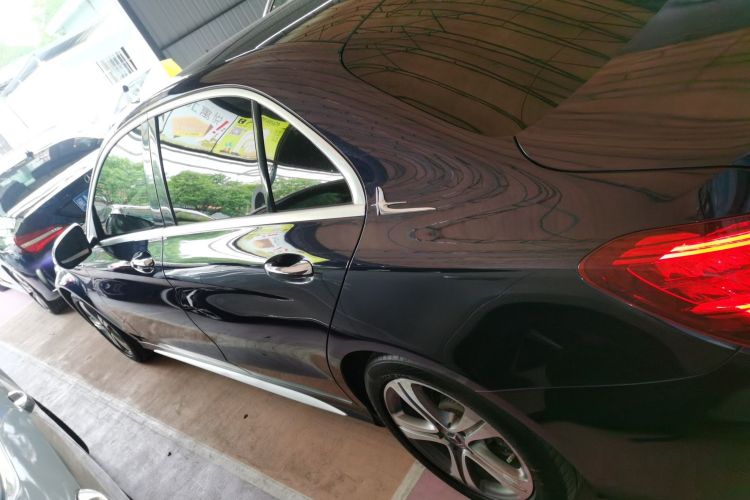 奔驰C级 2019款 改款 C 260 L 运动版车身外观4