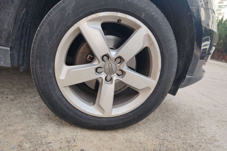 奥迪Q5 2016款 40 TFSI 技术型车身外观10