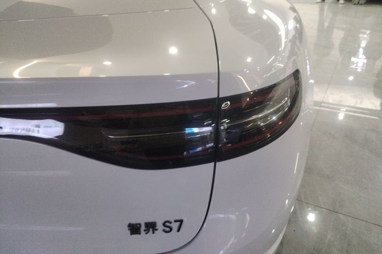 鸿蒙智行 智界S7 2025款 855km Max车身外观9