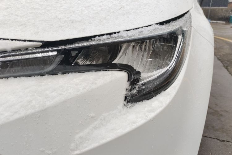 丰田 雷凌 2023款 智能电混双擎 1.8L 领先版局部细节36