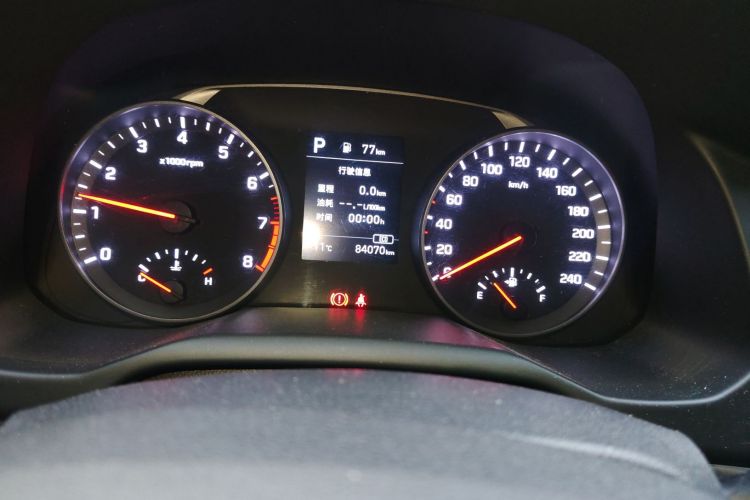 现代 领动 2019款 1.5L CVT智炫·精英型中控内饰14