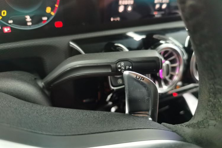 奔驰CLA AMG 2021款 AMG CLA 45 4MATIC+中控内饰18