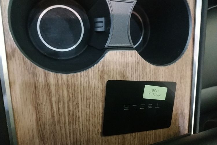 特斯拉 Model Y 2022款 改款 后轮驱动版中控内饰11