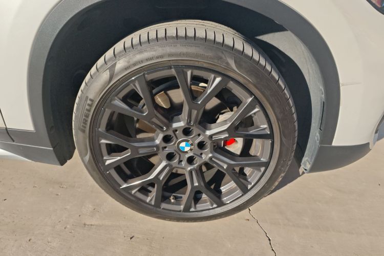 宝马X1 2021款 改款 xDrive25Li 尊享型车身外观10