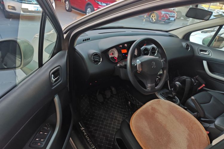标致408 2013款 2.0L 手动舒适版中控内饰20