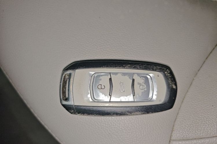 吉利汽车 帝豪 2015款 三厢 1.5L 手动向上版中控内饰11