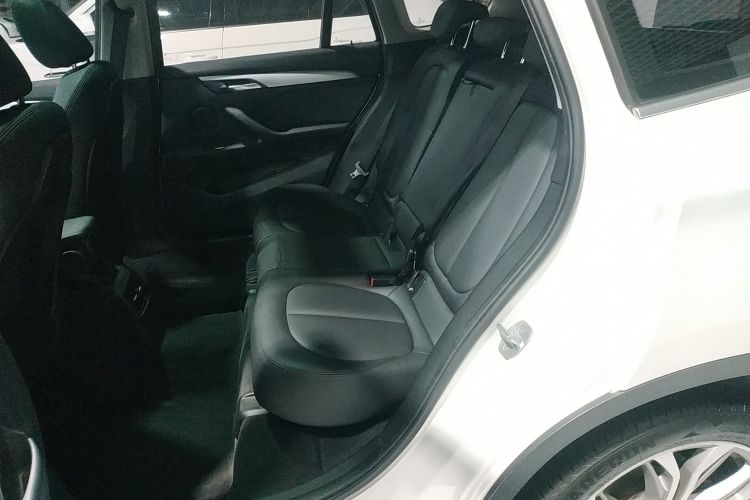 宝马X1 2019款 sDrive20Li 领先型中控内饰21