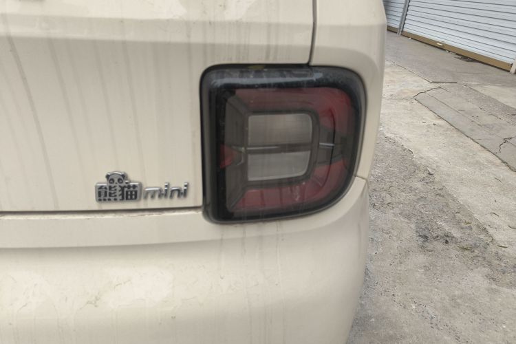 吉利银河 熊猫 2025款 210km 元气熊车身外观9