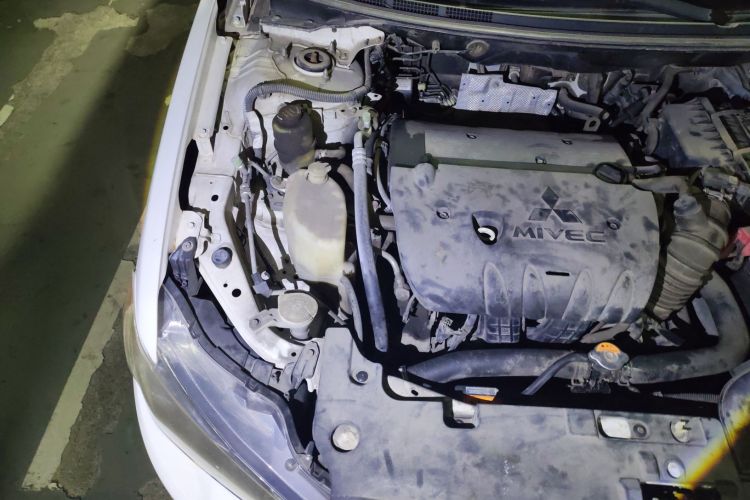 三菱 翼神 2012款 致尚版 1.8L 手动豪华型局部细节9006