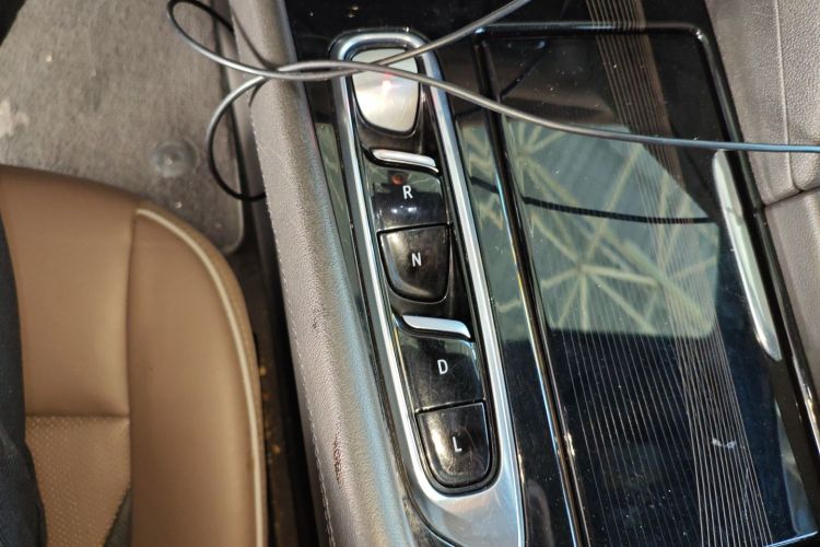 别克 昂科旗 2020款 28T 四驱旗舰型中控内饰18