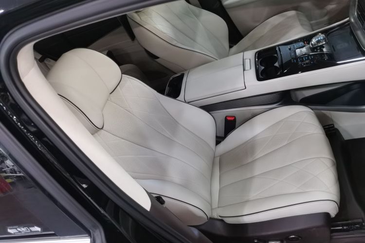 腾势D9 2024款 DM-i 980 四驱旗舰型局部细节41