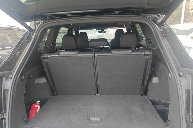 奥迪Q6 2023款 40 TFSI quattro 观云型 Light 飞骑套装机舱底盘23