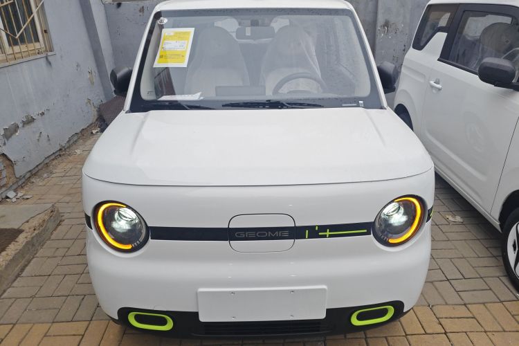 吉利银河 熊猫 2025款 210km 元气熊车身外观2