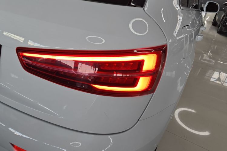 奥迪Q3 2017款 30 TFSI 风尚型车身外观9