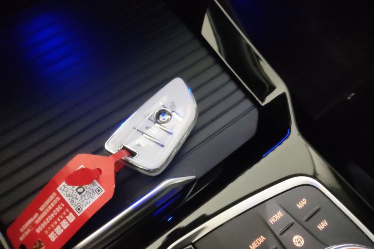 宝马X3 2022款 改款 xDrive30i 尊享型 M曜夜套装中控内饰11