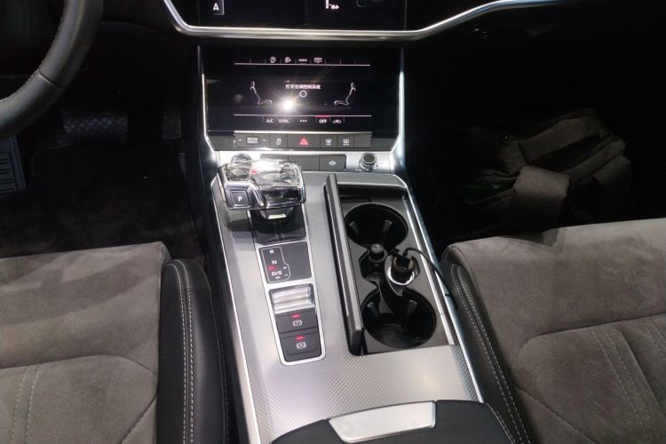 奥迪A6L 2021款 40 TFSI 豪华动感型中控内饰18