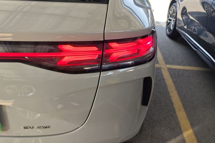 腾势N7 2023款 长续航性能版车身外观9