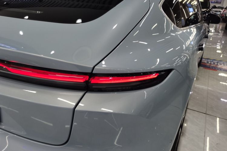 蔚来ET5 2022款 75kWh车身外观9