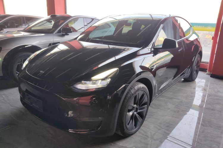 特斯拉 Model Y 2023款 长续航全轮驱动版车身外观4