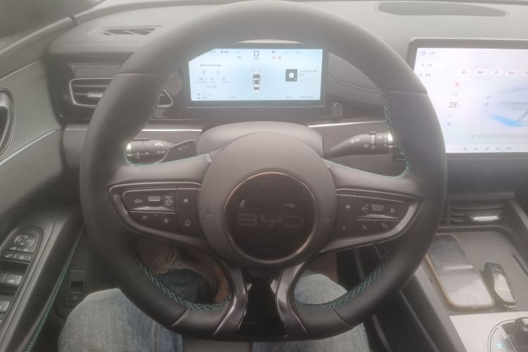 比亚迪 海豹06新能源 2025款 DM-i 智驾版 80KM豪华型中控内饰13