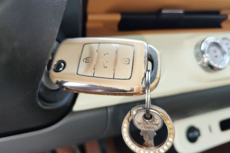 长安启源 长安Lumin 2023款 205km 香沁款中控内饰11