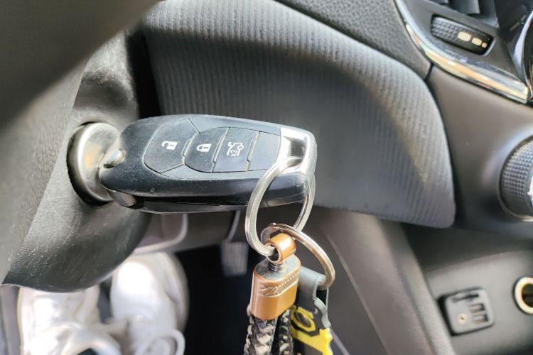 雪佛兰 科鲁兹 2017款 1.5L 自动炫锋版中控内饰7001