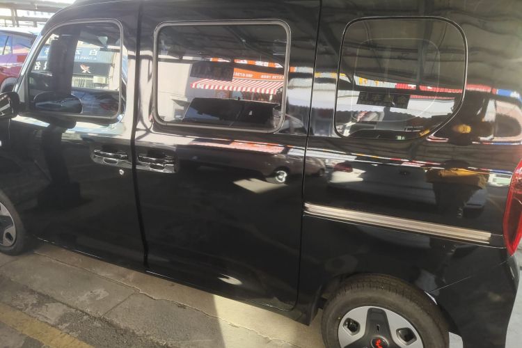 五菱汽车 五菱之光新能源 2025款 201km 舒适型车身外观4