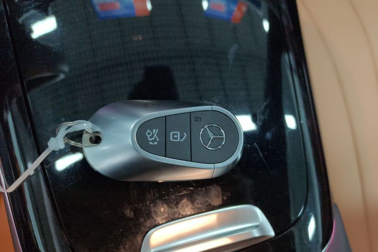 奔驰E级 2025款 改款 E 260 L中控内饰7001