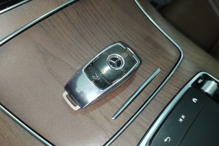 奔驰E级 2023款 E 260 L中控内饰7001