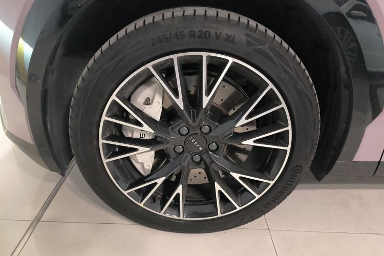 极氪X 2025款 四座后驱魔方版车身外观6007