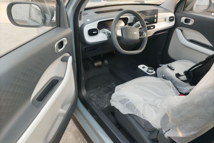 吉利银河 2025款 210km 熊猫卡丁中控内饰7003