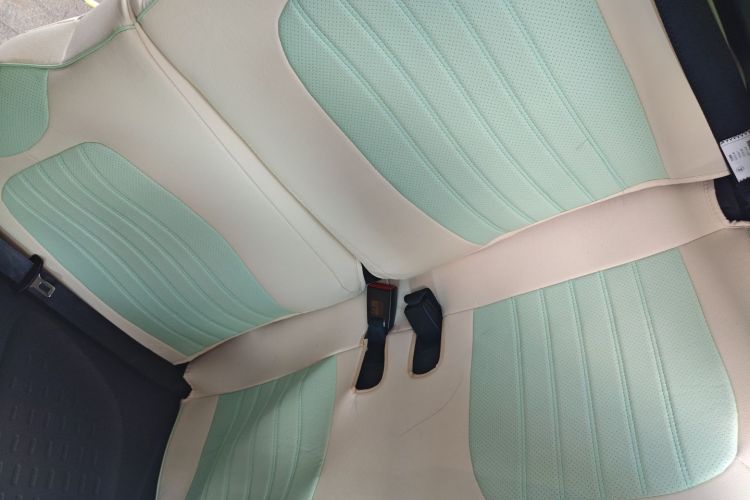 五菱汽车 宏光MINIEV 2021款 马卡龙臻享款 磷酸铁锂中控内饰7004