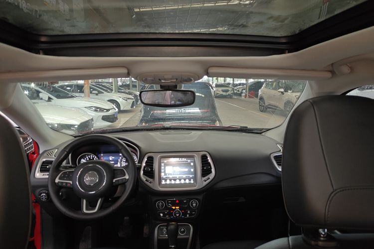 Jeep 指南者 2017款 200T 自动家享版局部细节22