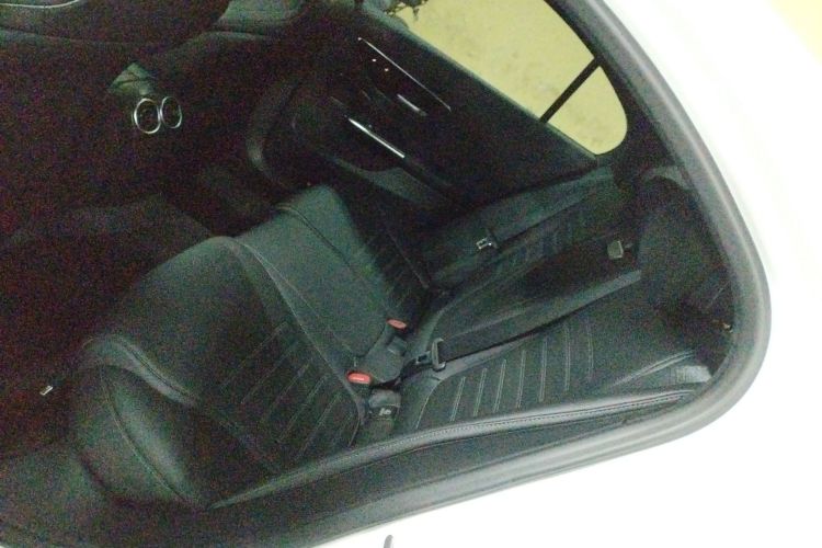 奔驰C级 2022款 改款 C 200 L 运动版中控内饰21