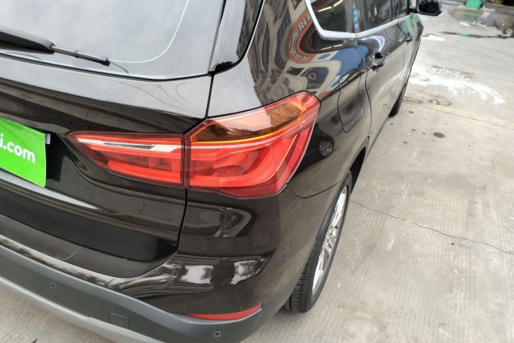 宝马X1 2018款 sDrive20Li 领先型车身外观9