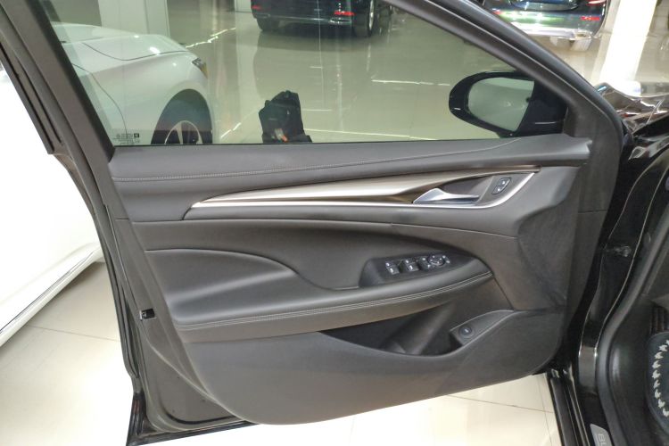 别克 君越 2018款 20T 精英型中控内饰47