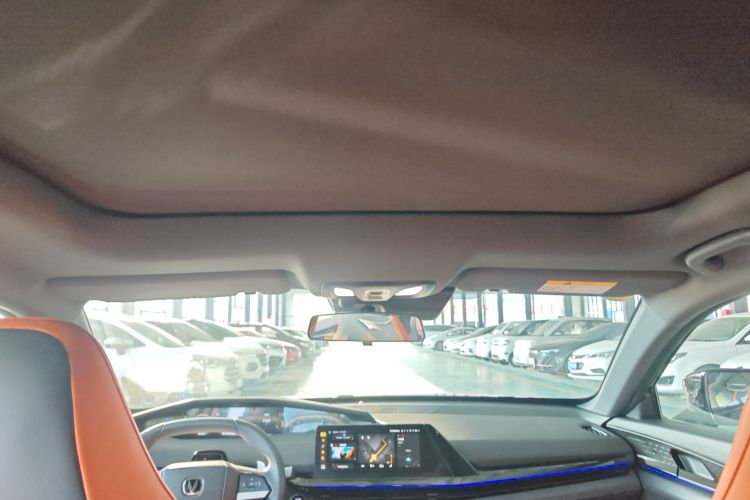 长安UNI-V 2024款 1.5T 尊贵运动型中控内饰22