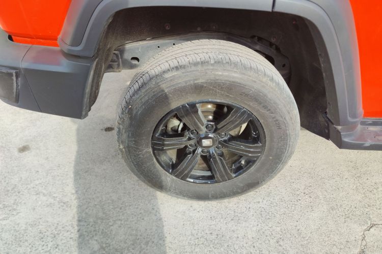 坦克300 2024款 2.0T 挑战者车身外观6008