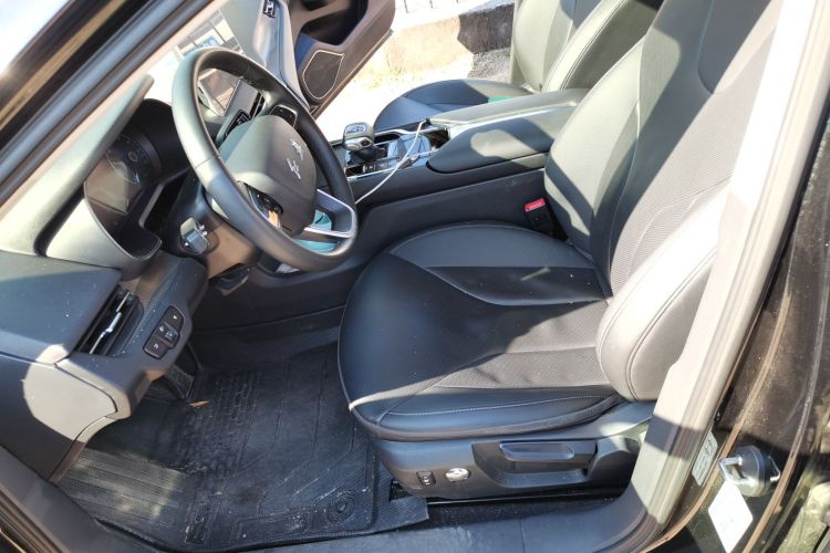 红旗E-QM5 2021款 充电 旗享版中控内饰19